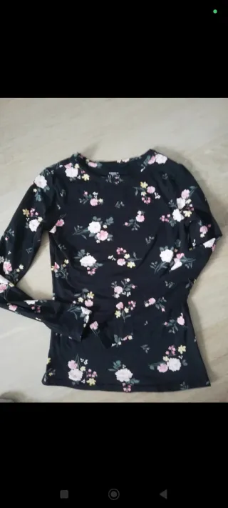 Camiseta flores manga larga
