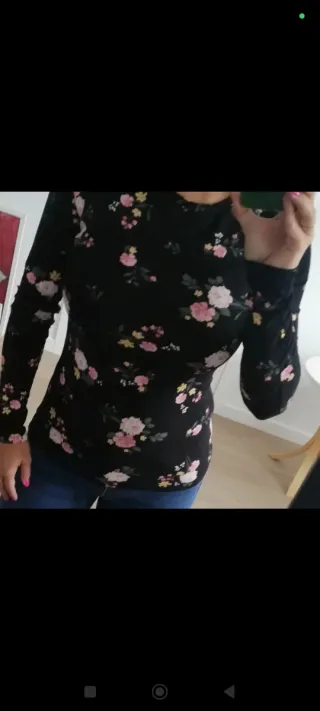 Camiseta flores manga larga