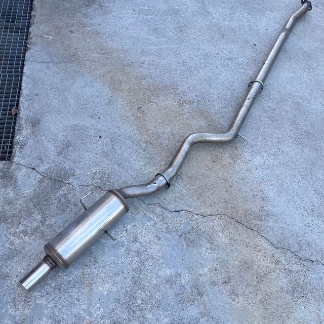 Línea escape Grupo A Saxo 106