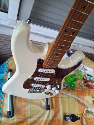 Fender Stratocaster MIM Road House Deluxe