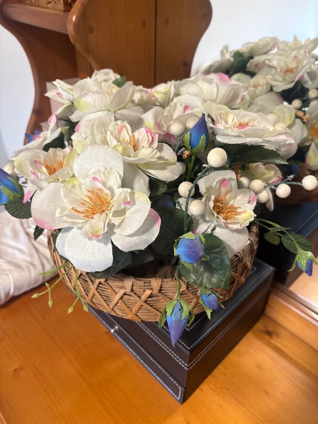 Centrotavola floreale bianco e blu