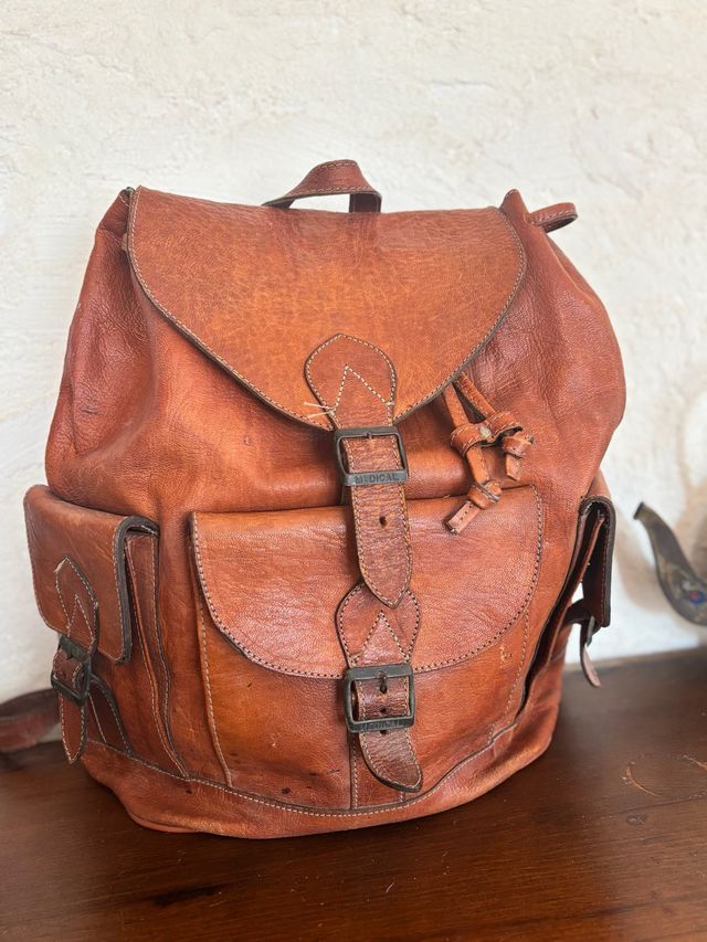 Macuto expedición cuero marrón