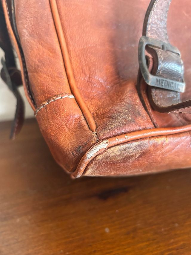 Macuto expedición cuero marrón