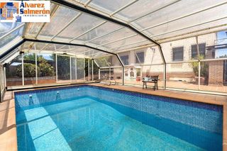 Chalet en venta en Ogíjares
