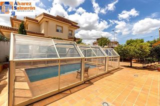 Chalet en venta en Ogíjares