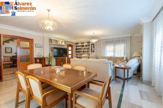 Chalet en venta en Ogíjares
