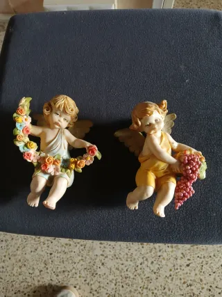 Dos angelitos decorativos, su tamaño es de 14×10