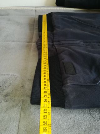 Jersey negro con cremallera – Zara