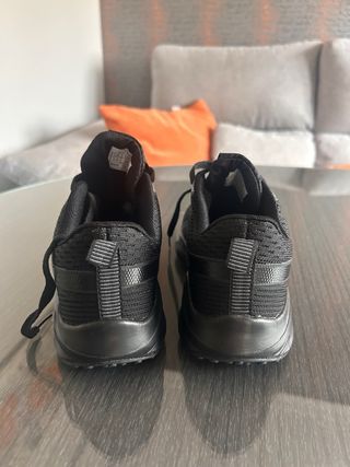 Zapatillas deportivas negras