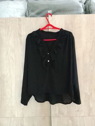 Blusa negra mujer con volantes