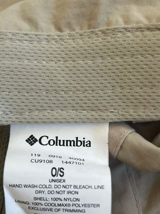 Gorra Columbia con capa
