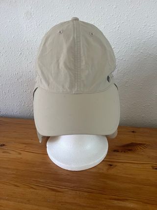 Gorra Columbia con capa