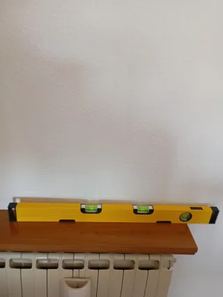 Nivel de construcción amarillo con imán 
