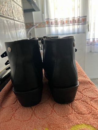 Botines It to me piel tachuelas hebillas 