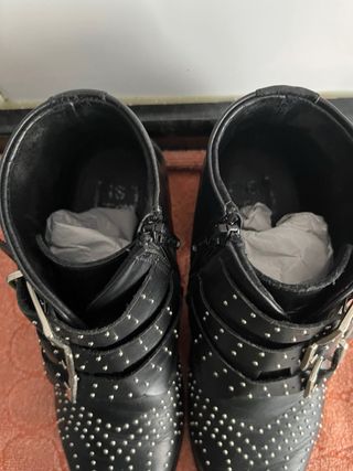 Botines It to me piel tachuelas hebillas 
