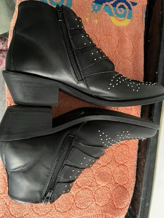 Botines It to me piel tachuelas hebillas 