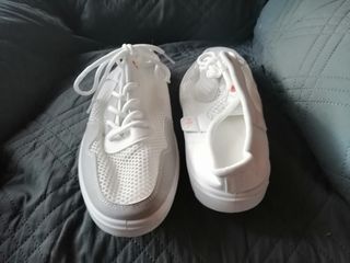 Deportivas Zueco Talla 45 Blancas y Grises