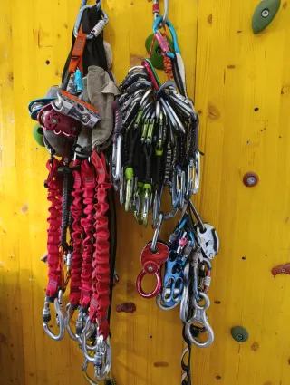 Alquiler Material Vía Ferrata