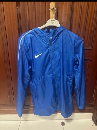 Chubasquero Nike Azul con Capucha