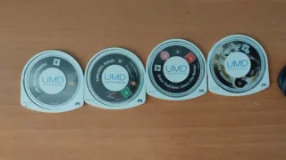 PSP Negra Completa + 5 Juegos UMD