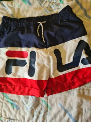 Bermuda Fila Azul, Blanca y Roja