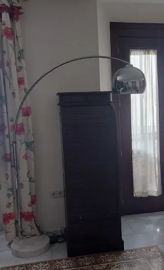 Lámpara de pie arco metal y mármol
