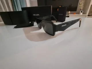Gafas de sol Prada negras 
