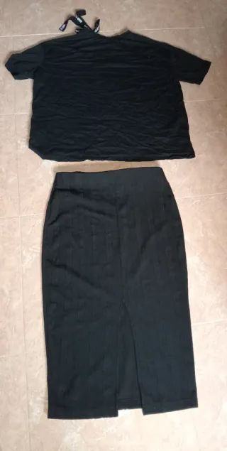Conjunto negro camiseta y falda