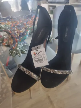 Sandalias tacón Zara negras Talla 40. Tacón de 12