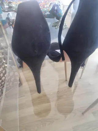 Sandalias tacón Zara negras Talla 40. Tacón de 12