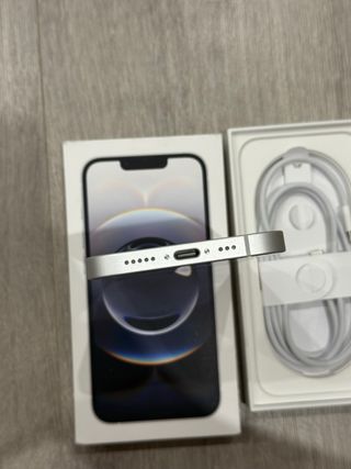 iPhone 16e 