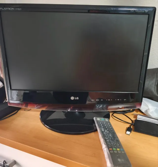Pantalla/Monitor LG 47cm 2 en 1 TV/PC