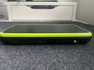Nintendo 2DS XL + Mario Kart 7