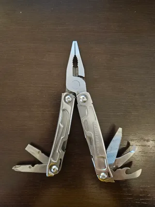Leatherman Rev multiherramienta