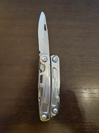 Leatherman Rev multiherramienta
