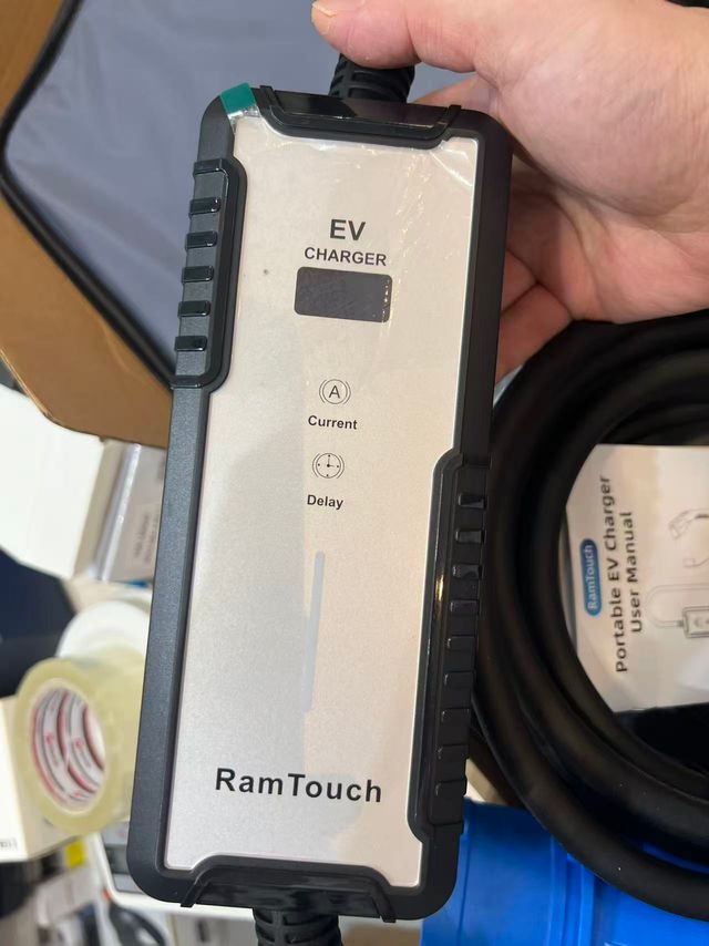 Caricabatteria per auto elettrica RAMtouch 7.4kW 6M