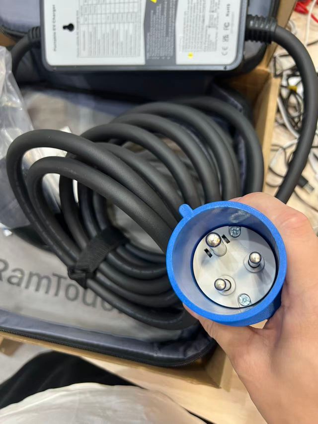 Caricabatteria per auto elettrica RAMtouch 7.4kW 6M