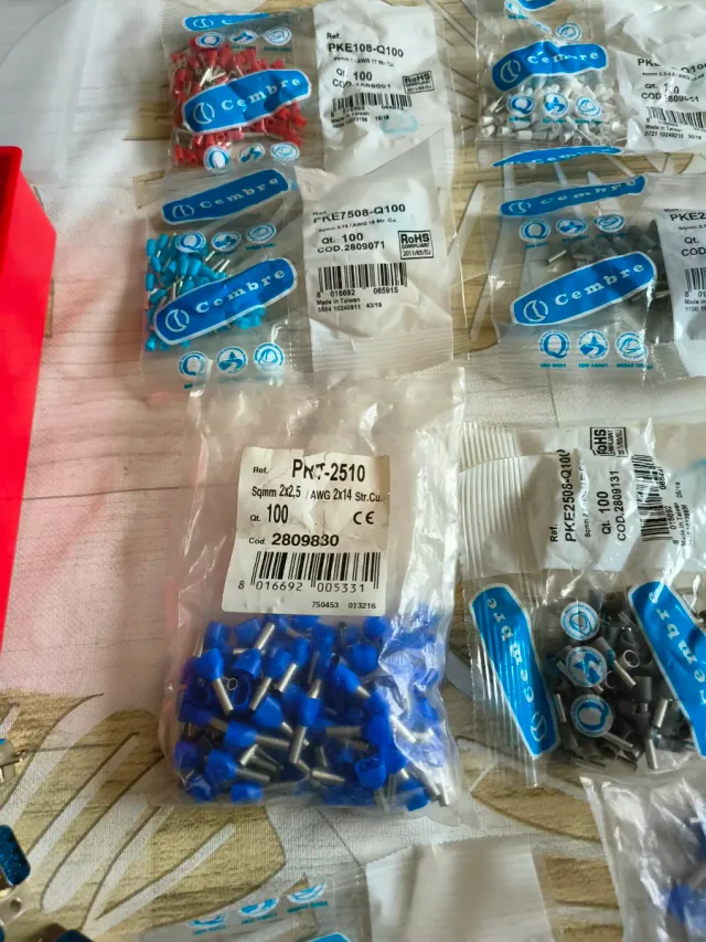 Material eléctrico surtido