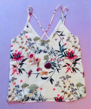 Camiseta floral tirantes cruzados