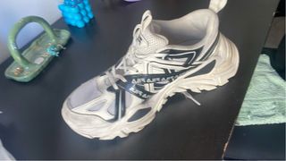 Zapatillas Fila Blancas y Negras