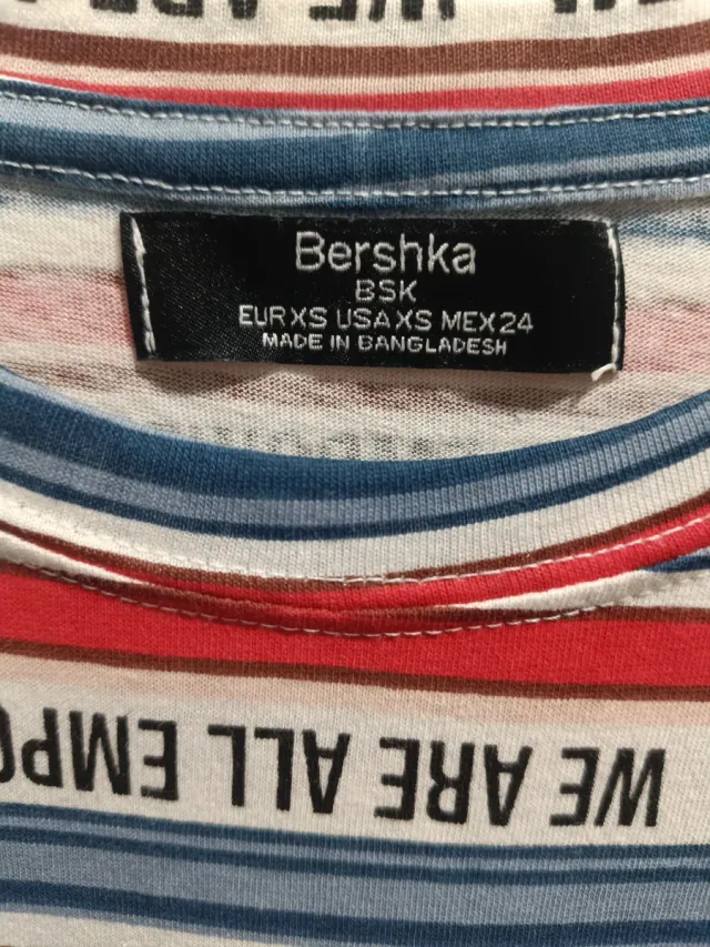 Camiseta Bershka rayas We Are All Empowered 