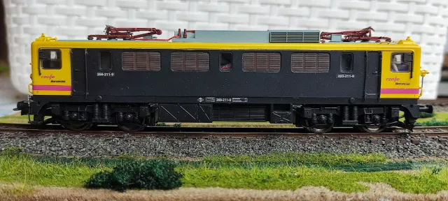 Locomotora Taxi Renfe 269