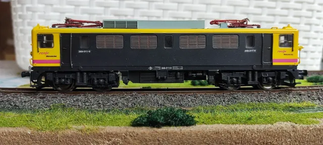 Locomotora Taxi Renfe 269