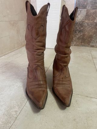 Botas tejanas de cuero marrones