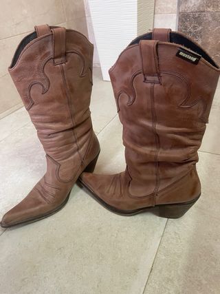 Botas tejanas de cuero marrones