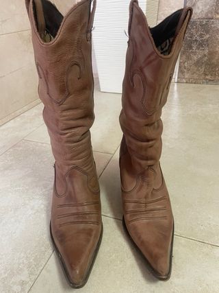 Botas tejanas de cuero marrones
