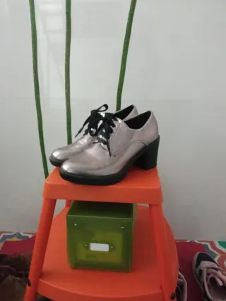 Zapatos de tacón plateados talla 39, 