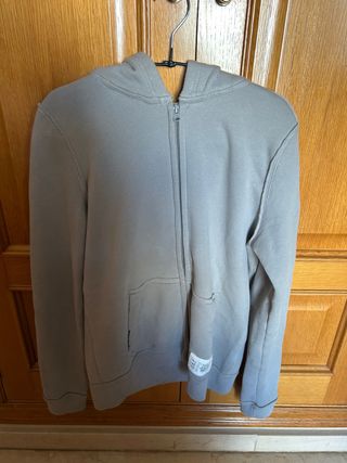 Sudadera Abercrombie con capucha gris . Talla 16 