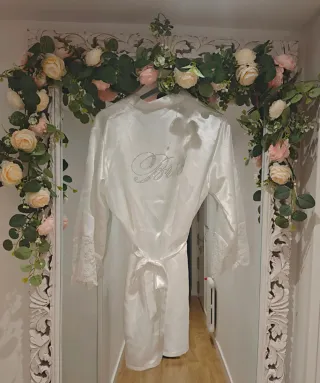 Vestido Novia Civil con pedrería + bata "bride"