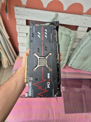Tarjeta Gráfica AMD RX 6700 XT Sapphire